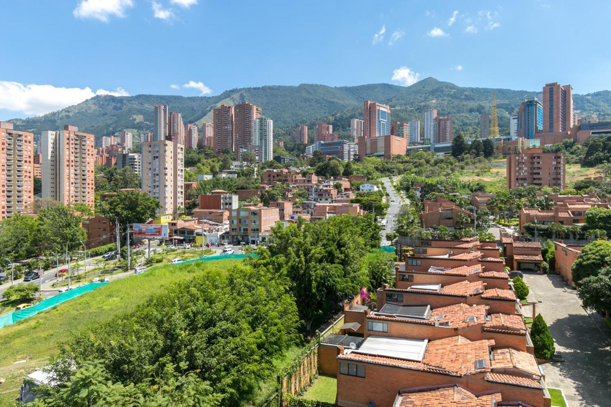 Apartamentos Borbon Suites Medellín Extérieur photo