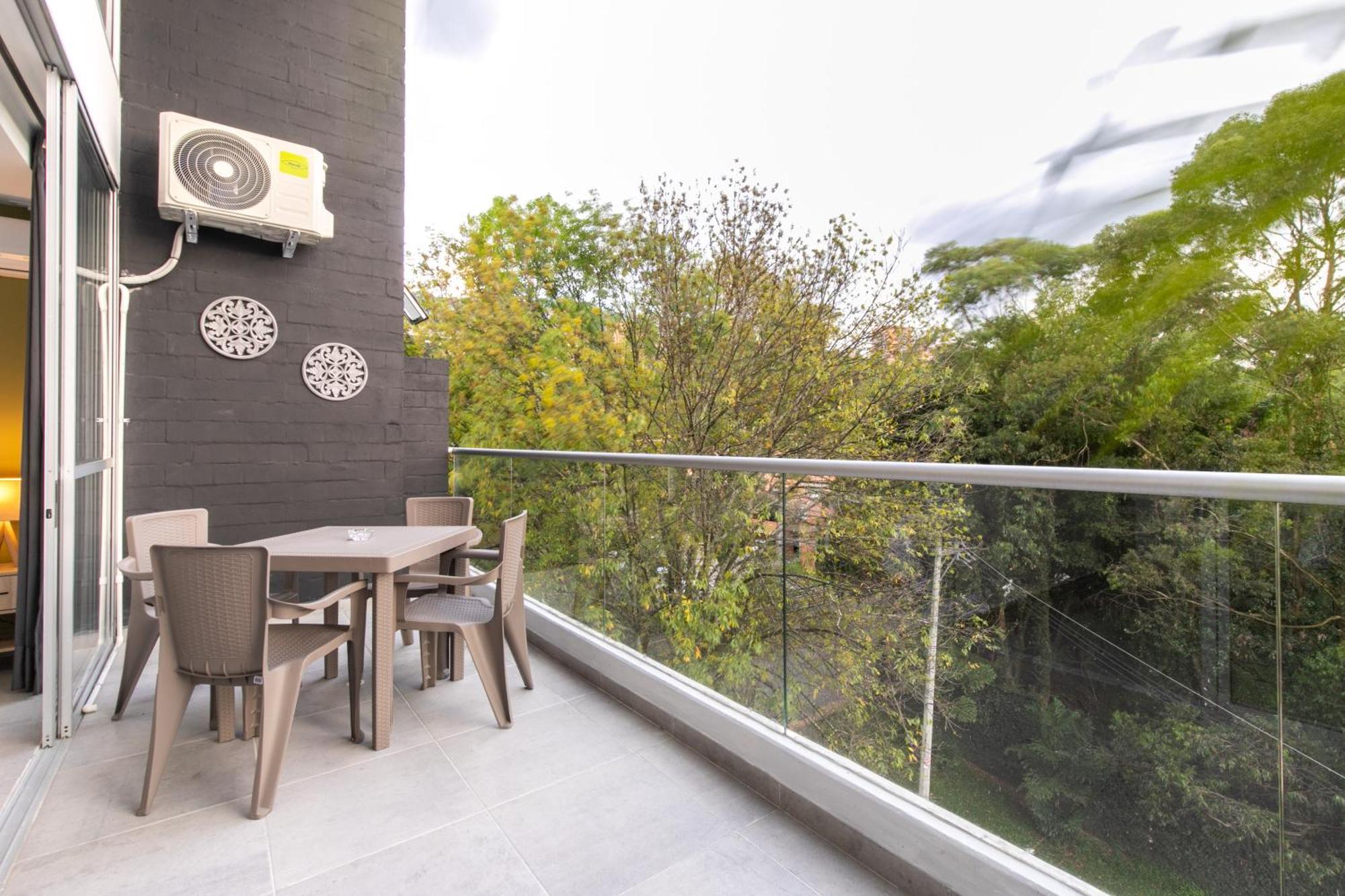 Apartamentos Borbon Suites Medellín Extérieur photo